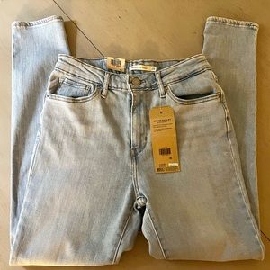 Levi’s 721 high rise skinny jeans W28 L28 (NEW)